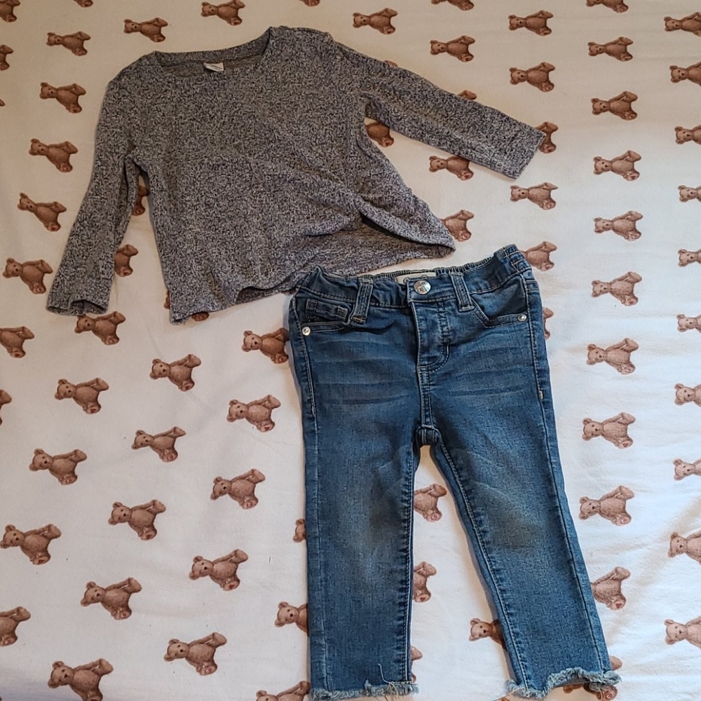 Long sleeve and skinny jeans